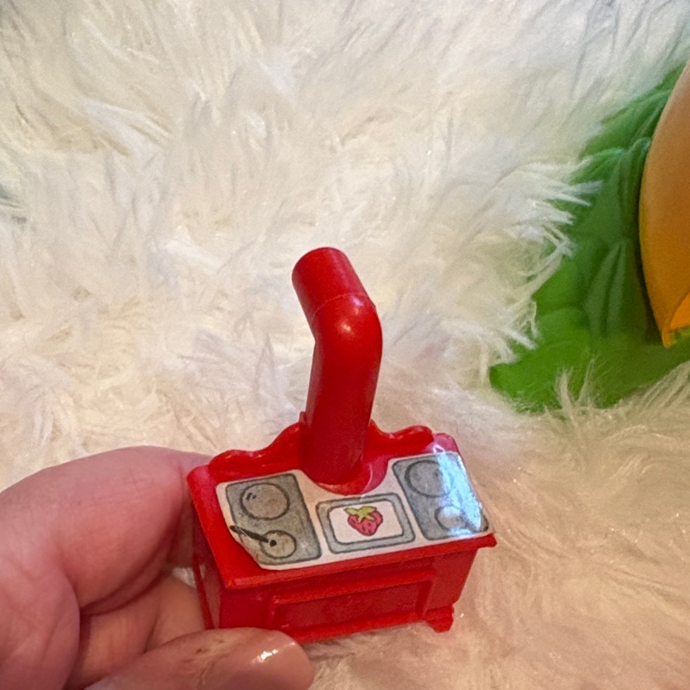 2 playsets. Strawberry shortcake. Raspberry’s soda shop. Strawberry’s house. - Picture 2 of 7